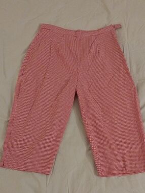 Casual Corner Red Gingham Capri Pants